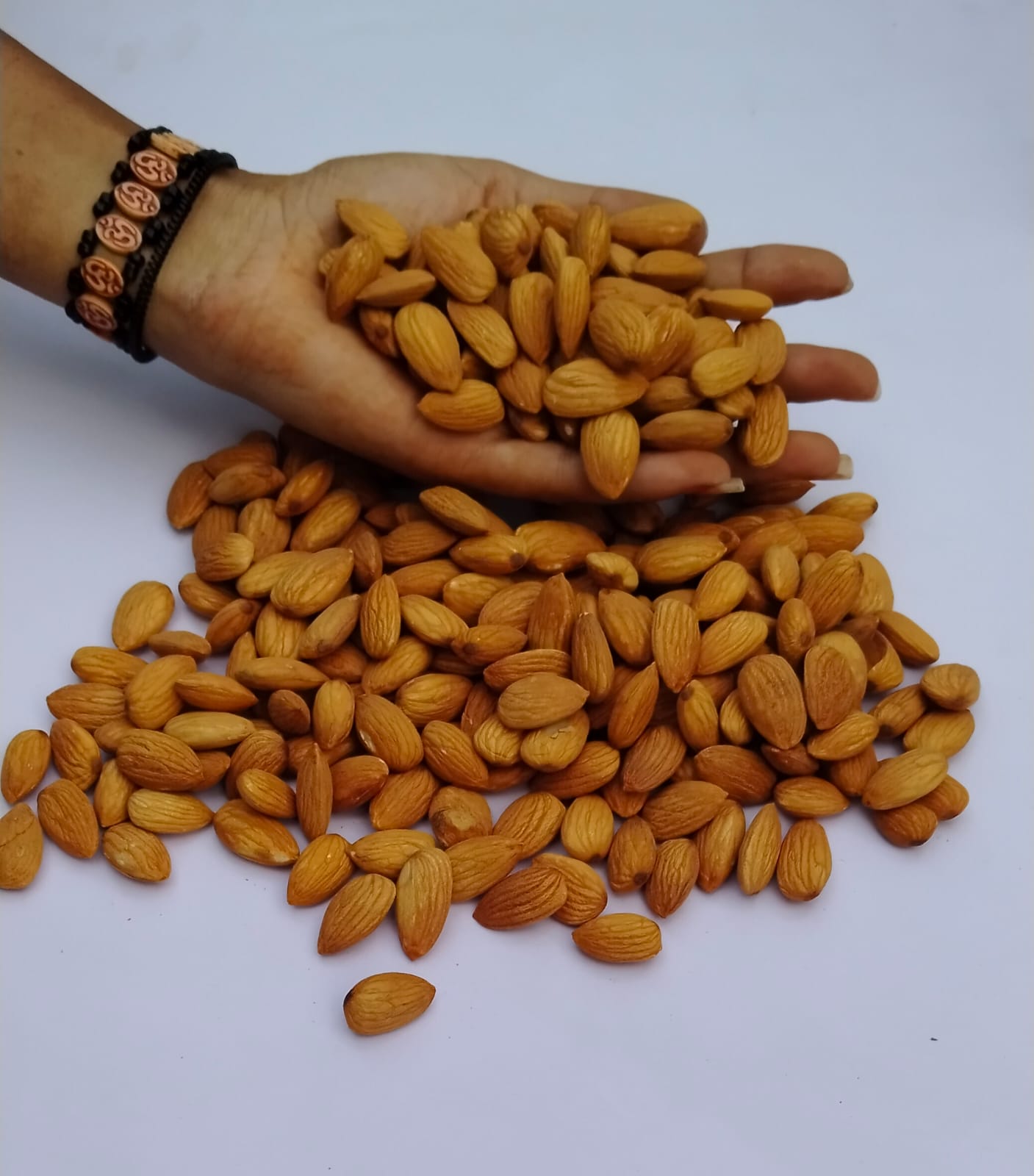 Badam-American Almonds-बादाम-California Almonds-Exquisite and Delighted Dry Fruits